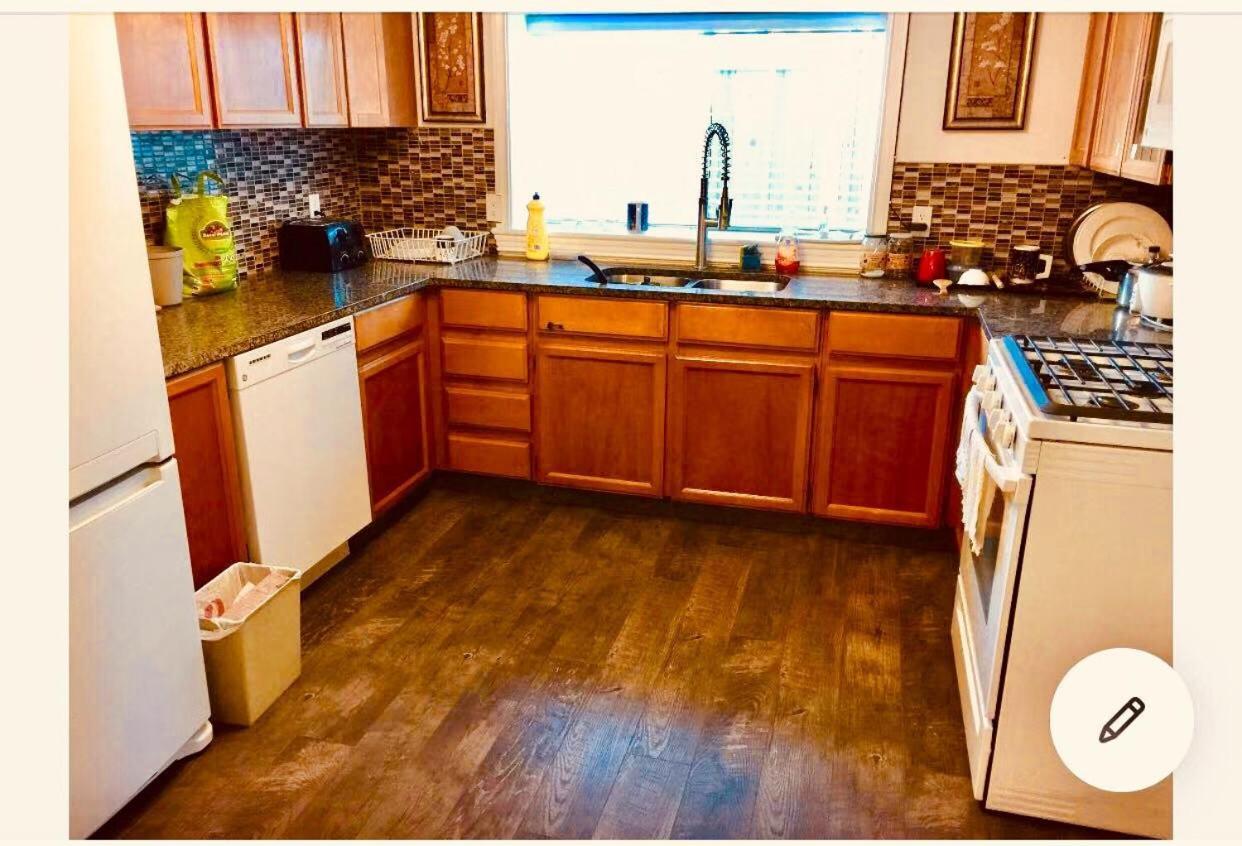 Good Location Apartment Surrey Ngoại thất bức ảnh